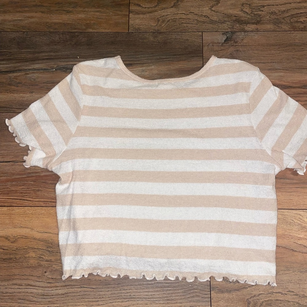 Billabong cream striped shirt. Perfect for casual or even like a beach coverup